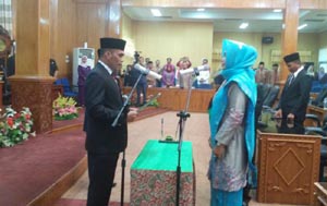 Febriza Luwu Dilantik sebagai PAW Anggota DPRD